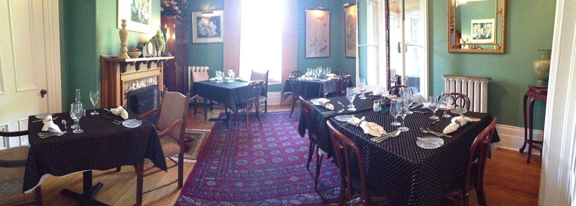 Trinity House Inn Gananoque Eksteriør bilde