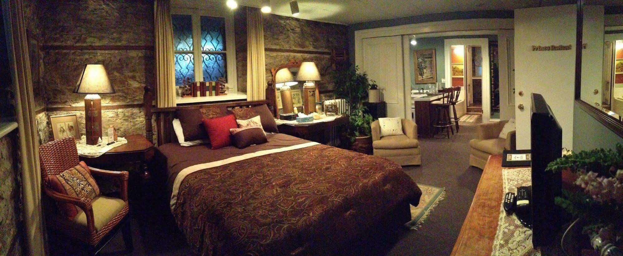 Trinity House Inn Gananoque Eksteriør bilde