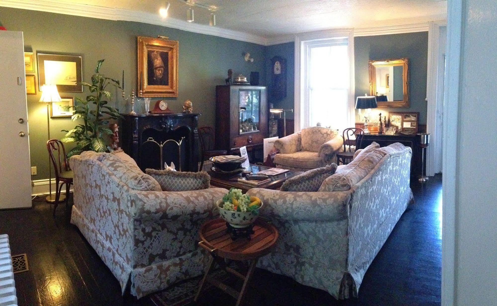 Trinity House Inn Gananoque Eksteriør bilde