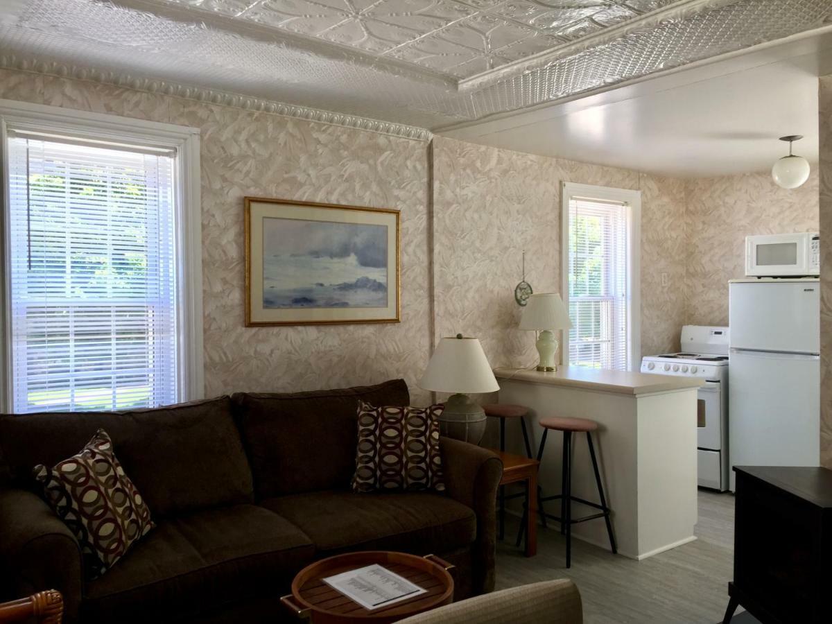 Trinity House Inn Gananoque Eksteriør bilde