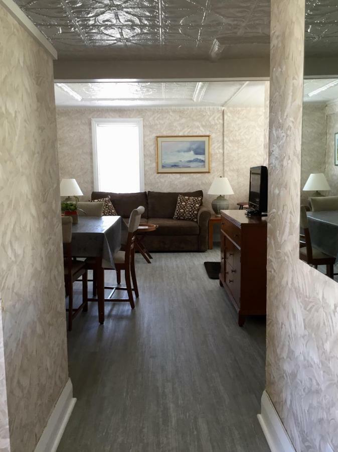 Trinity House Inn Gananoque Eksteriør bilde