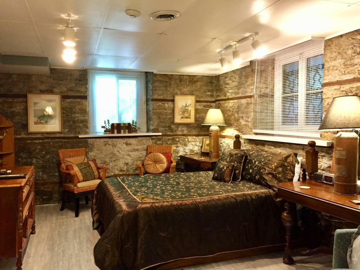 Trinity House Inn Gananoque Eksteriør bilde