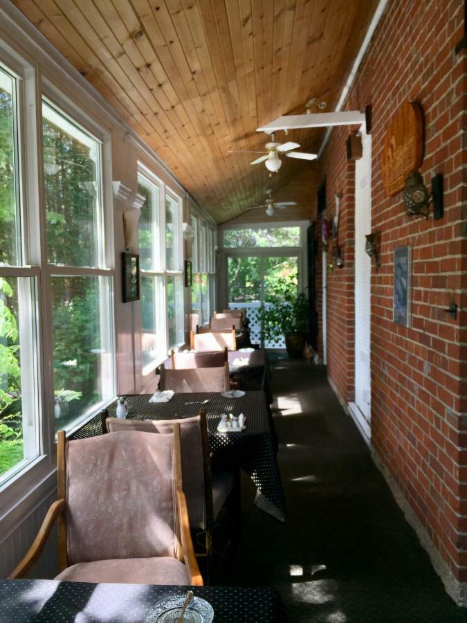 Trinity House Inn Gananoque Eksteriør bilde